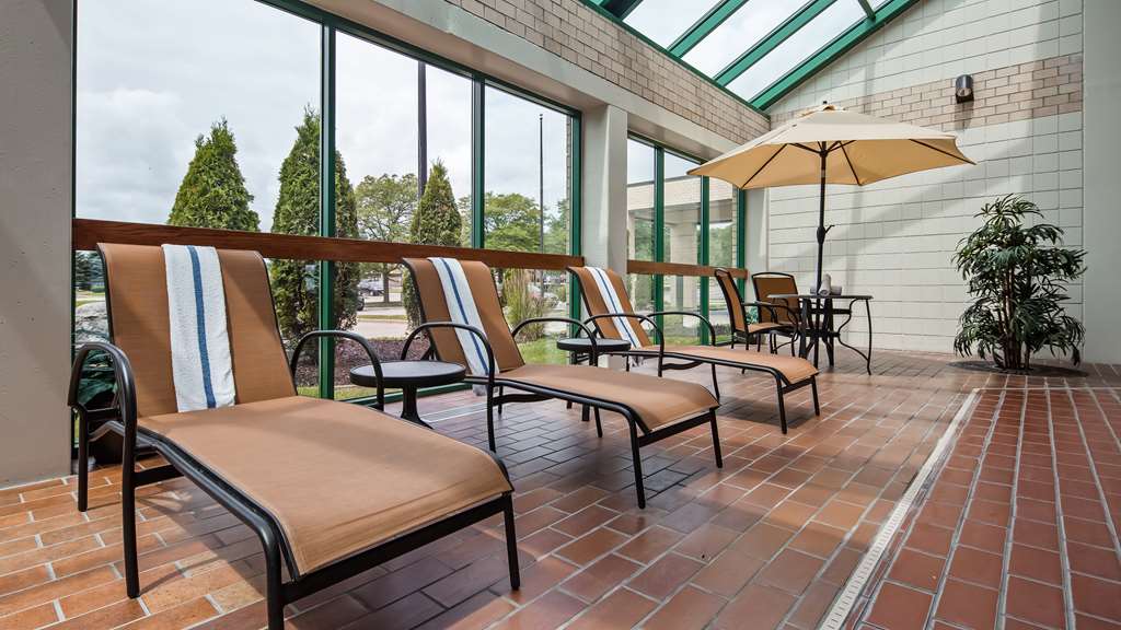 Best Western East Towne Suites - photo 30