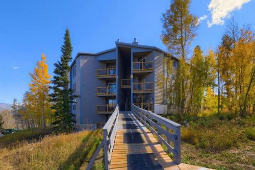 Pet Friendly With A Fireplace A Pool Near Mountain Biking And Skiing in Silverthorne, United States