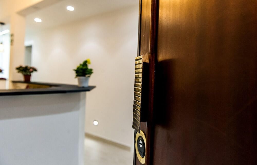 Mr. Charlie Brown — 4-Star Luxury Hotel in Rome, Italy