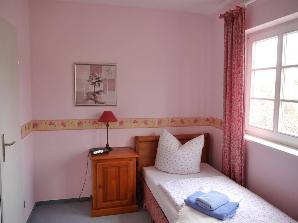 Landhaus Alt Reddevitz — 4-Star Luxury Hotel in Ostseebad Sellin, Germany
