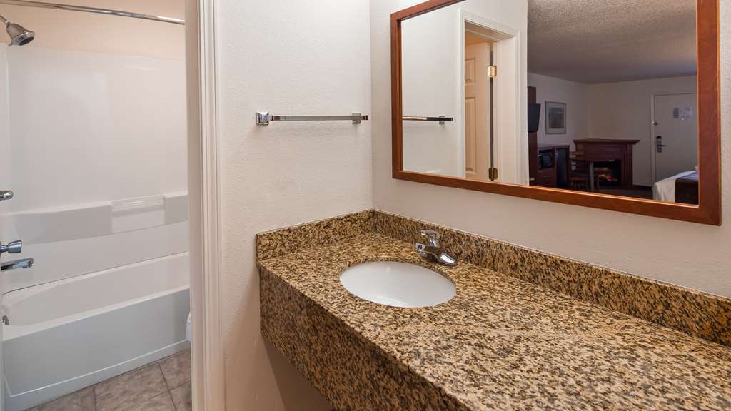 Best Western Buffalo Ridge Inn - photo 40