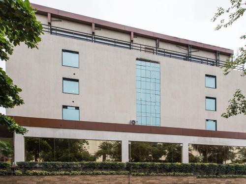 Fabhotel Solaris Ab Road — hotel in Indore