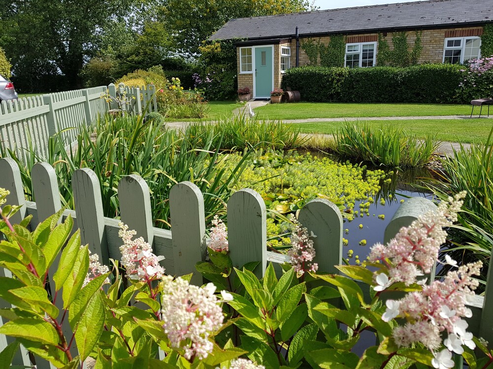 Holiday Cottages At Hawthorn Farm