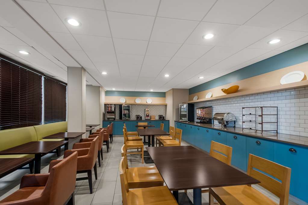 Country Inn & Suites by Radisson Fredericksburg South VA - photo 40