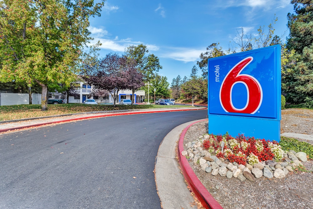 Super 8 by Wyndham Santa Rosa North - photo 21