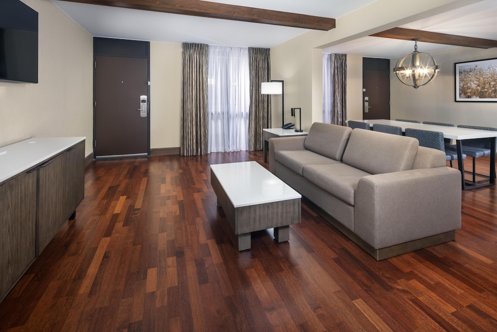 DoubleTree by Hilton Manhattan KS - photo 20