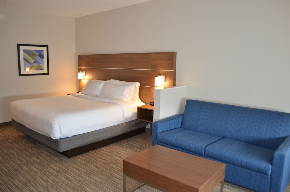 Holiday Inn Express & Suites Charlotte NE University Area by IHG - photo 20