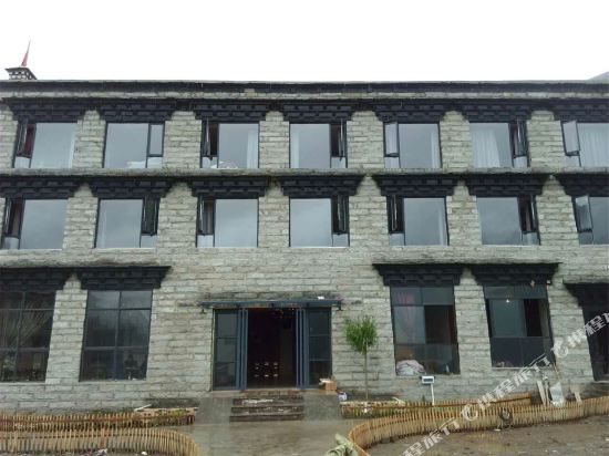 Zhaxi Zhuomu Hotel — hotel in Ganzi