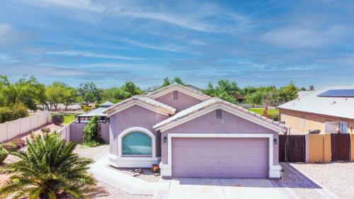 Chic Villa Pool hot Tub hammock king Bed wi fi — 4-Star Luxury Hotel in Casa Grande, United States