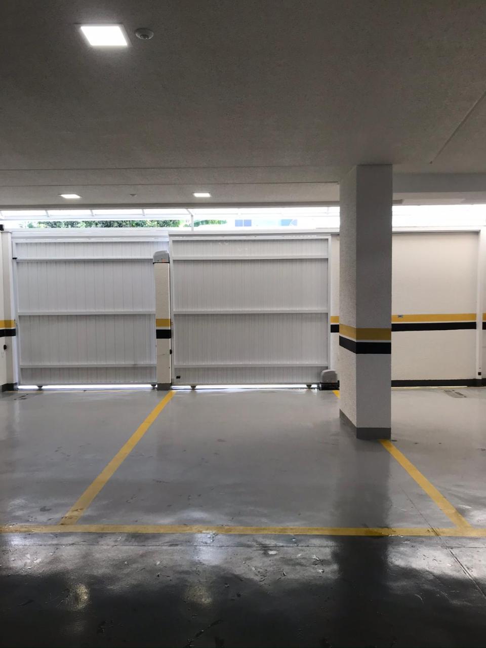 Apartamento 2 dormitórios a 300 metros do mar na Meia Praia Itapema sc