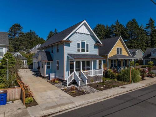 Stella Maris Sauna Hot Tub Lincoln City in Lincoln, United States