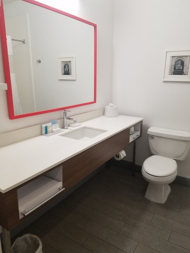 Hampton Inn Kansas City Blue Springs - photo 18