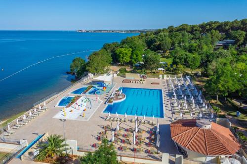 Mobilhome Victoria Camping Lanterna — 4-Star Luxury Hotel in Porec, Croatia