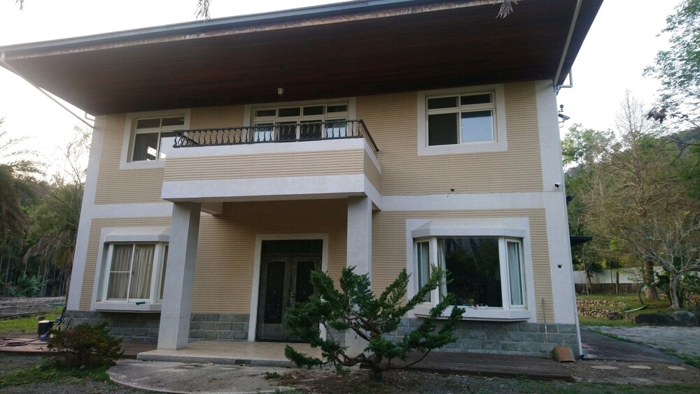 Wake 7 — hotel in Puli
