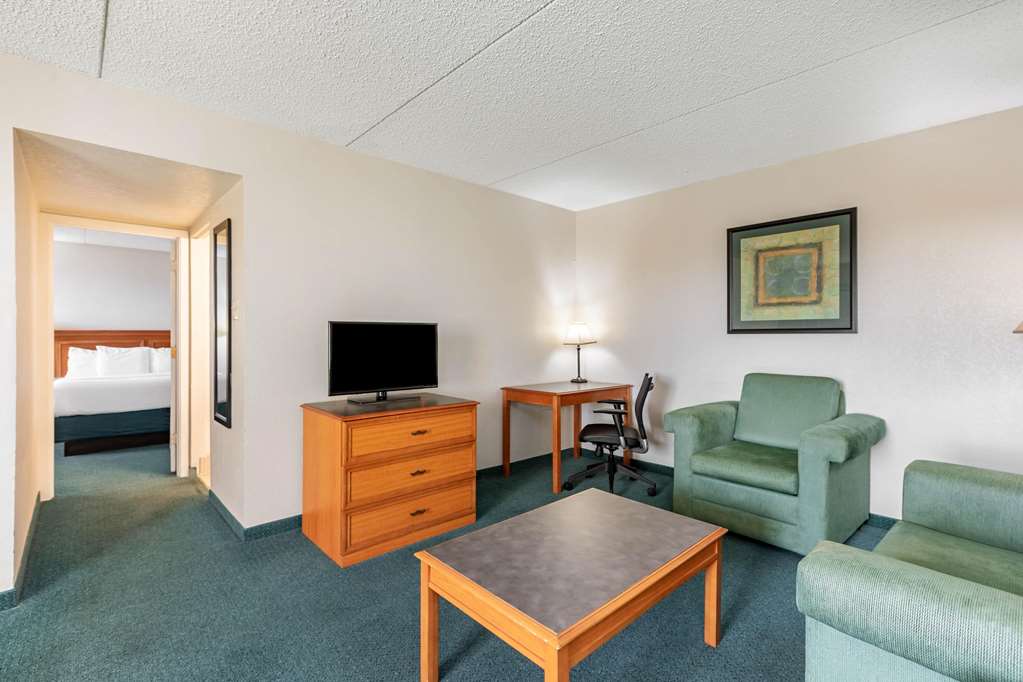 La Quinta Inn by Wyndham El Paso West - photo 21