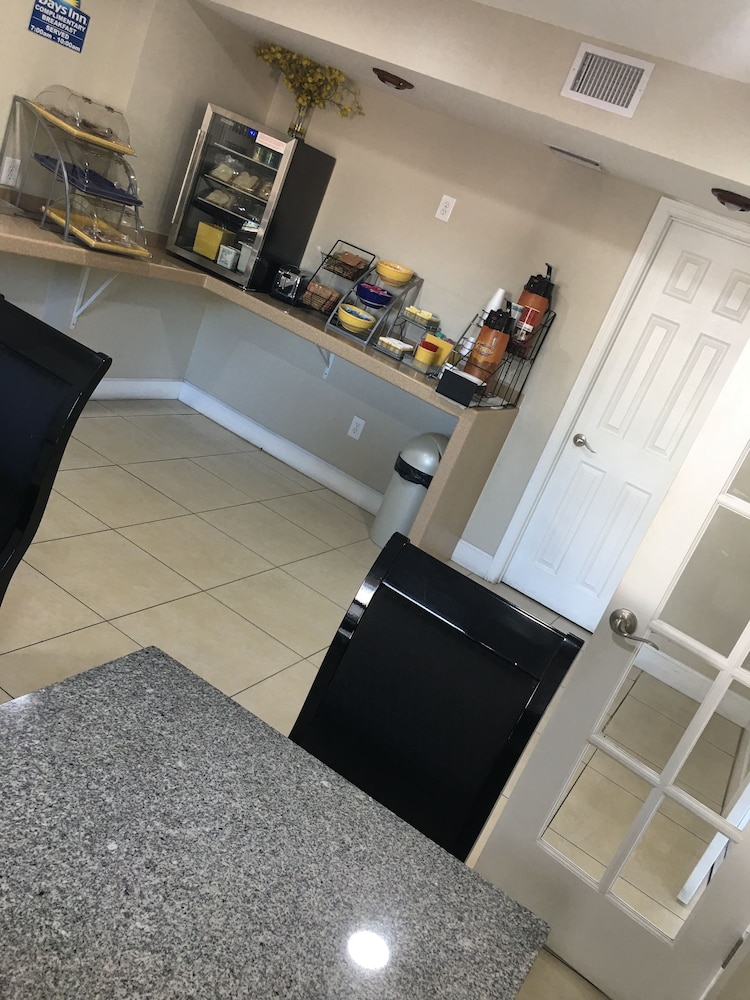 Blue Spring Inn Orange City - photo 20