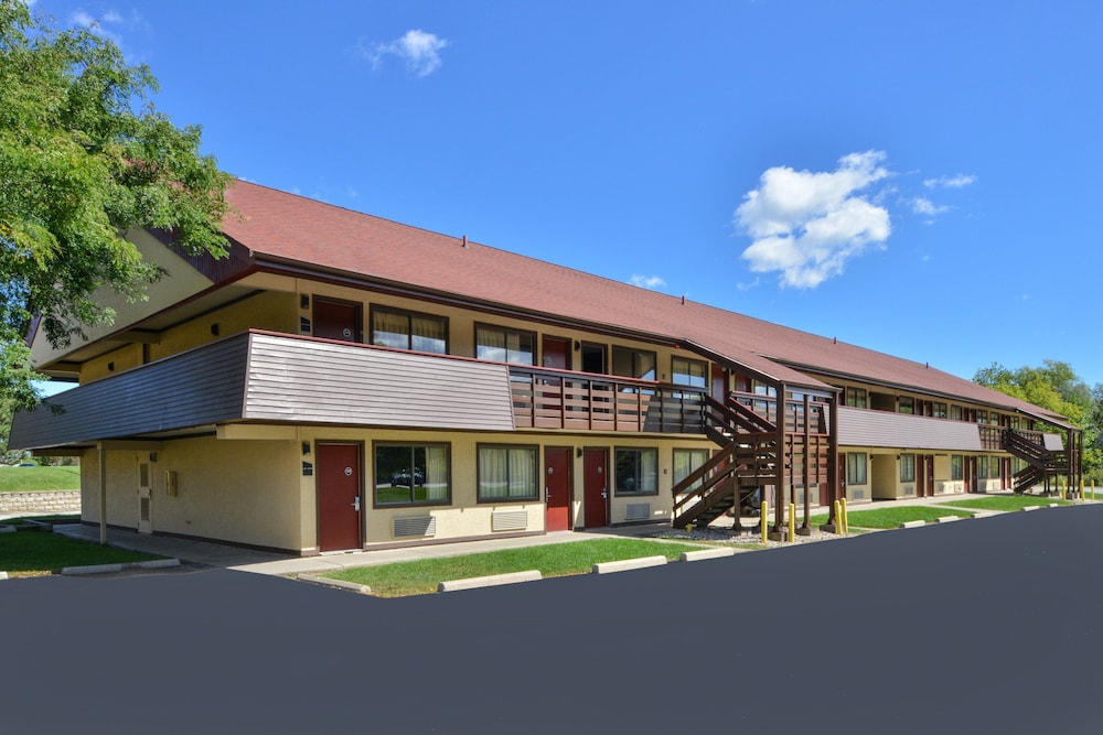 Red Roof Inn Milwaukee Airport Oak Creek - photo 6