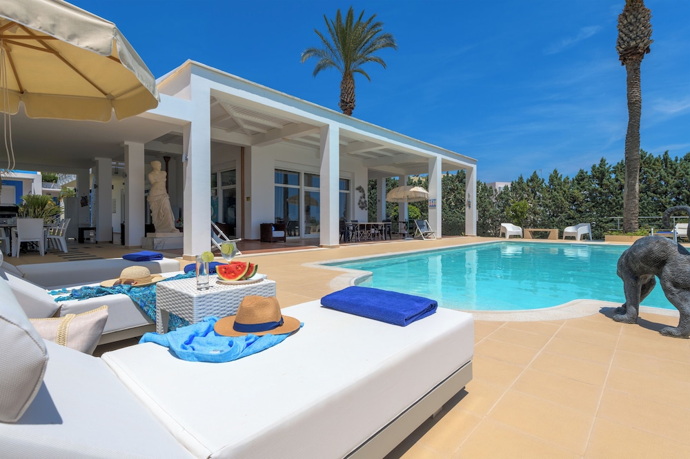 Grande Dame Villa of Rhodes — 4-Star Luxury Hotel in Rodos, Greece
