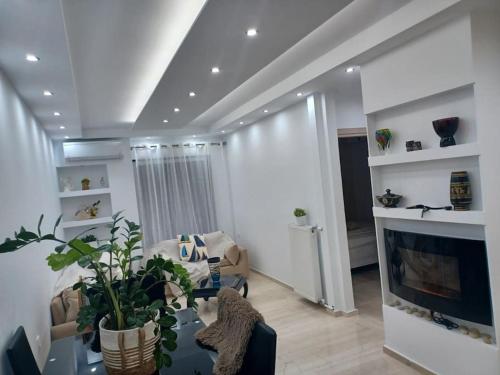 Cozy Renovated Apartment — 4-Star Luxury Hotel in Athens, Greece