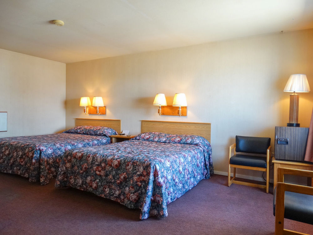Blue and White Motel - photo 5