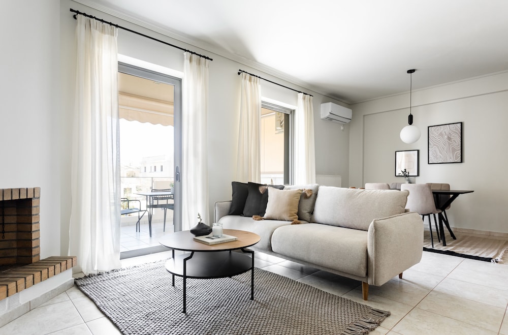 Majestic 3BR Apartment in Chalandri — 4-Star Luxury Hotel in Khalandrion, Greece