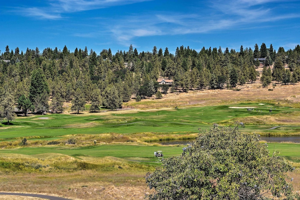 Klamath Falls Townhome w Deck & Resort Amenities - photo 18