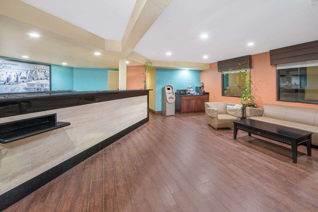 Super 8 by Wyndham Tulsa - photo 4