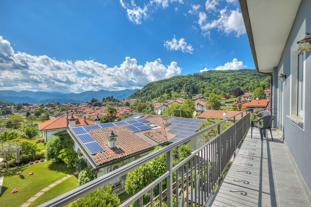 Zio Enry Terrace Apartment Orta Lake — 4-Star Luxury Hotel in Armeno, Italy