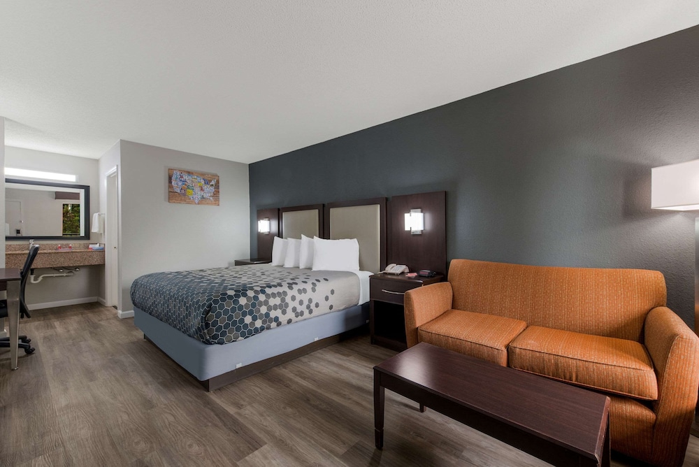 Econo Lodge Cheraw Market Street - photo 12
