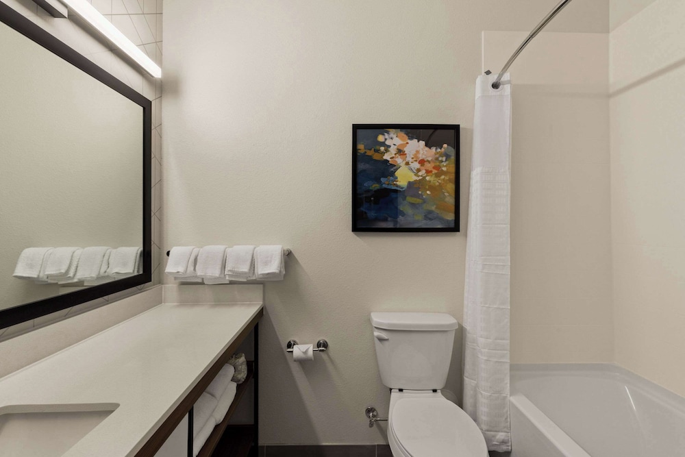 Everhome Suites Temecula - photo 42