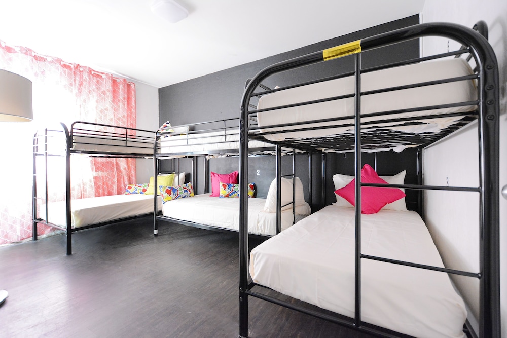 South Beach Rooms and Hostel - photo 12