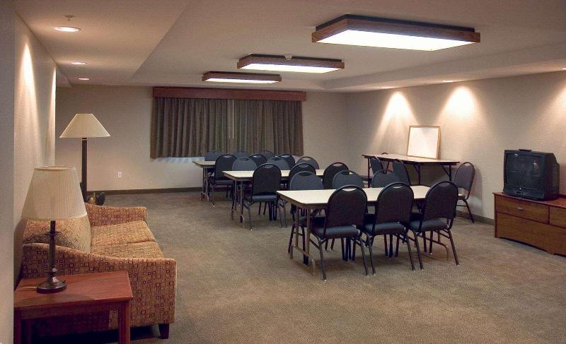 AmericInn by Wyndham Charlevoix - photo 17