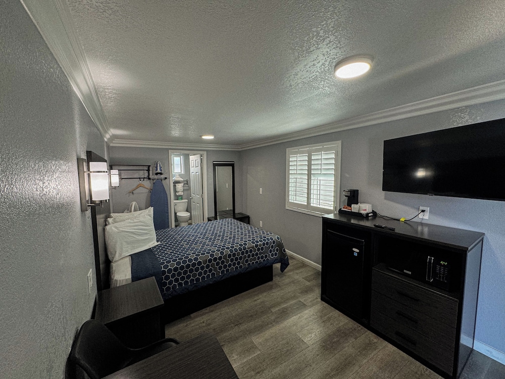 Sea Garden Inn - photo 28