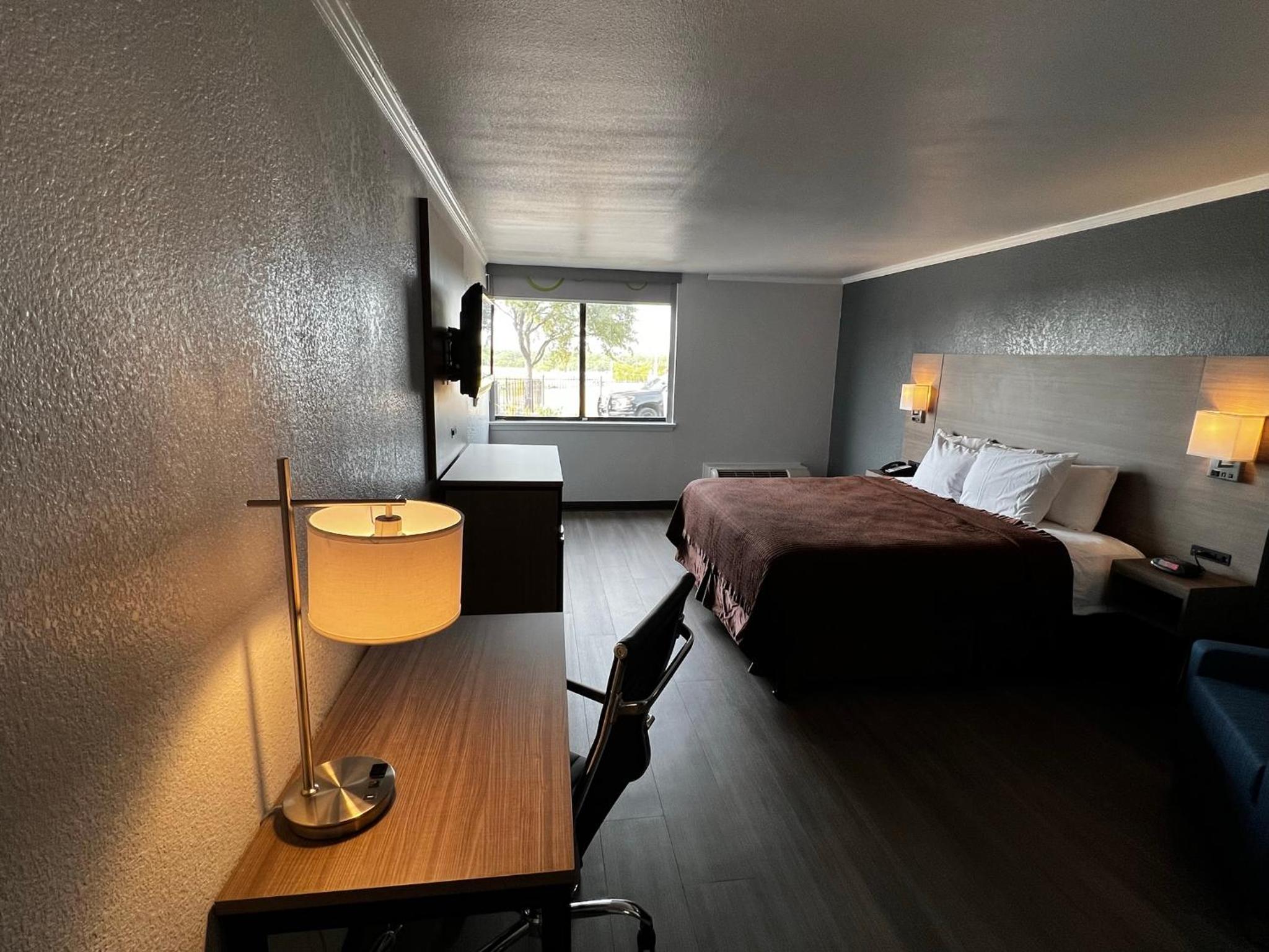 Super 8 by Wyndham Fort Worth Entertainment District - photo 38