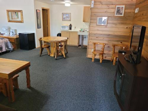 Willamette Pass Inn & Chalets - photo 18
