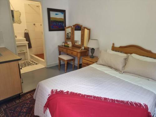 Cottage by the Woods — 4-Star Luxury Hotel in Pretoria, South Africa