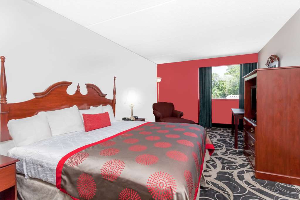 Ramada by Wyndham Henderson Evansville - photo 12