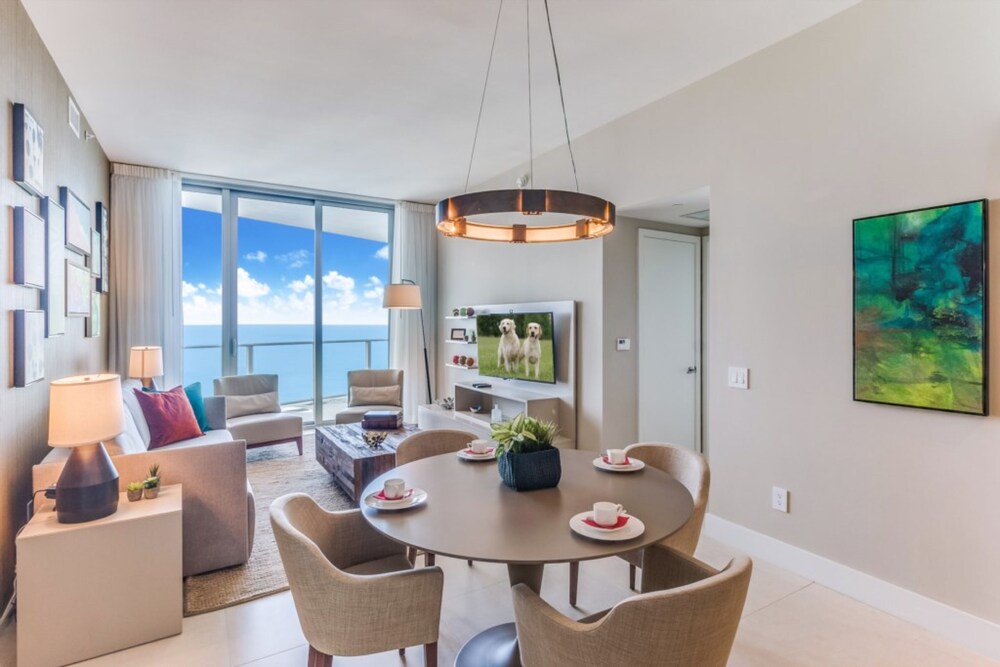 Contemporary Beach Resort Condos - photo 20
