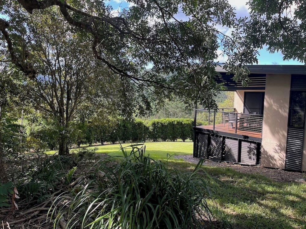 Seclude Rainforest Retreat