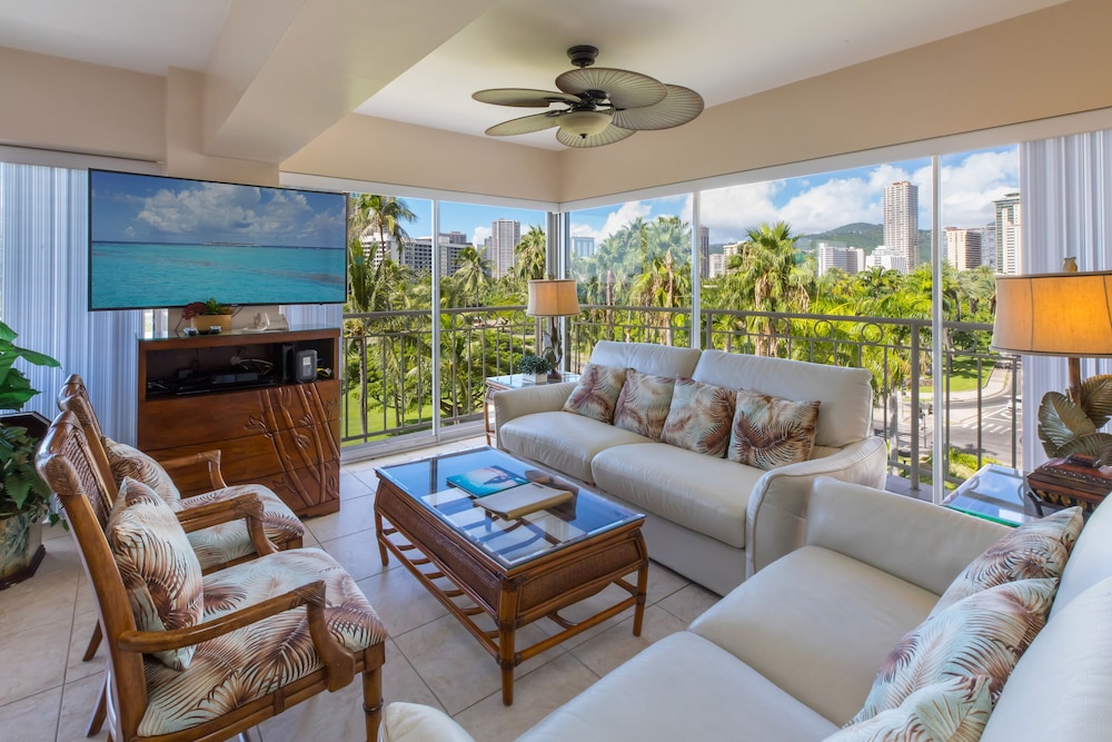 Waikiki Shore By Outrigger - photo 97
