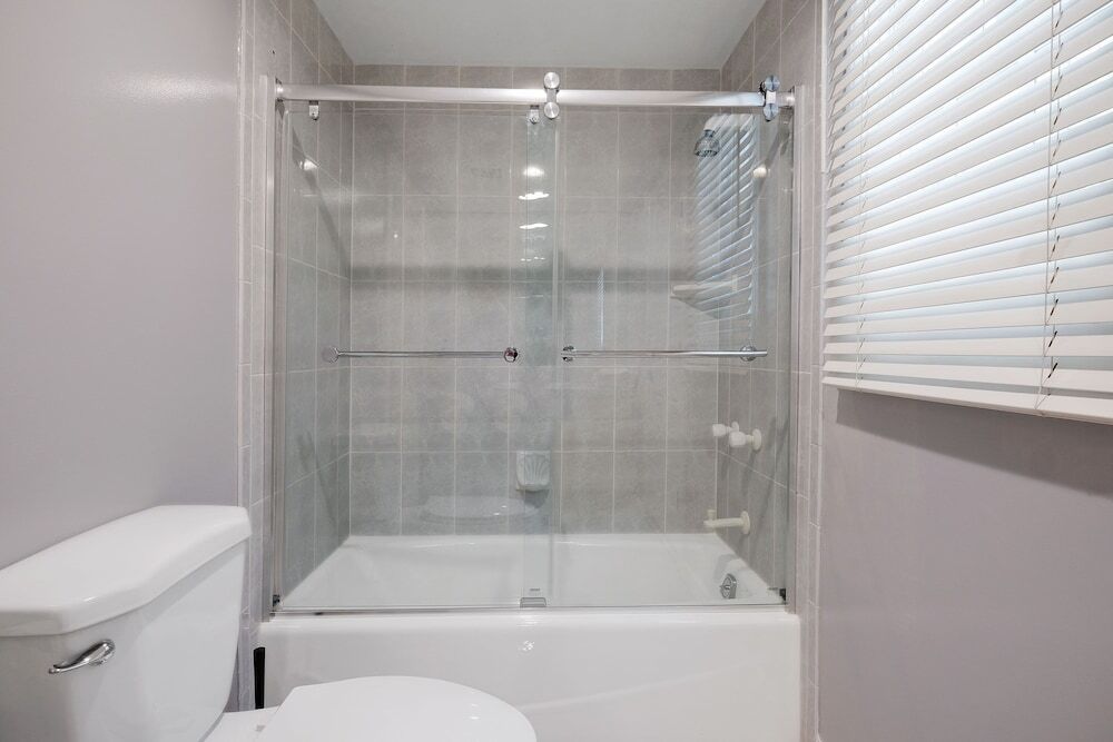 Hollywood Hills Upscale - photo 4