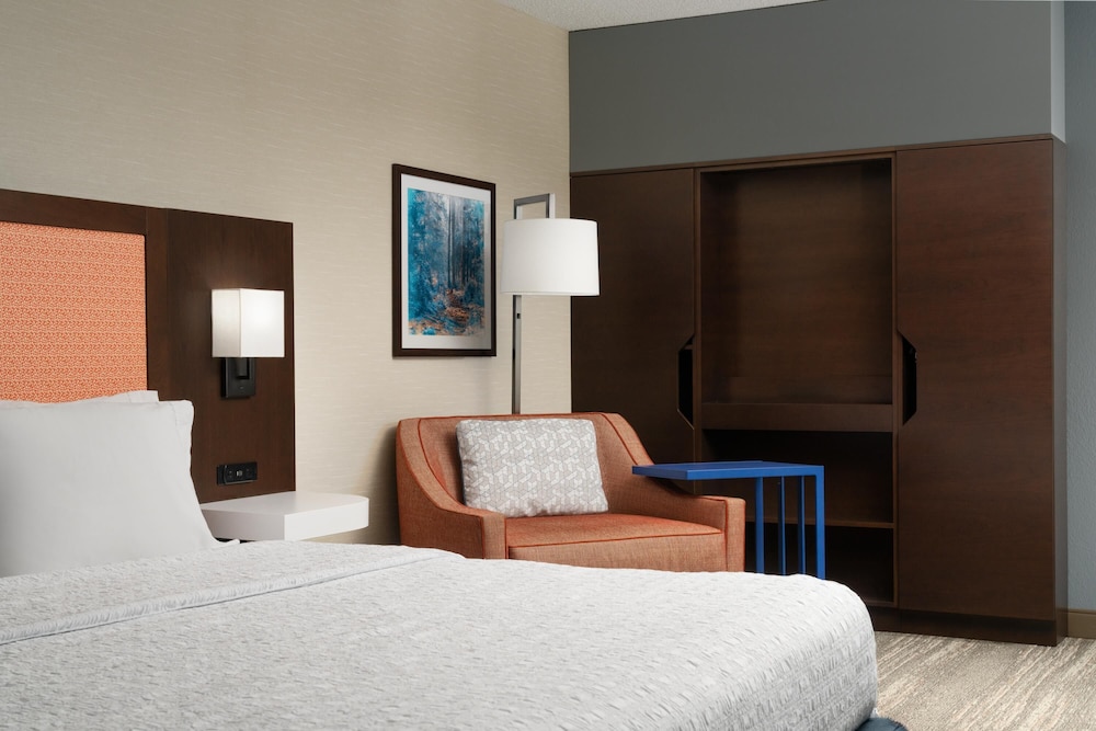 Hampton Inn Chambersburg - photo 11