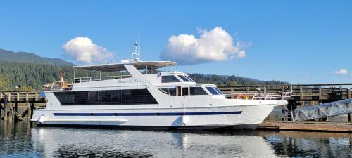 Shangri la Cheer - last minute hotel in Vancouver