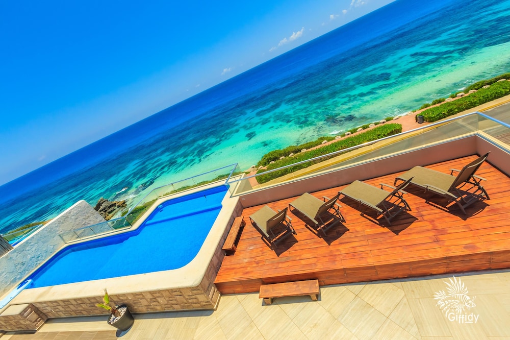 Isla 33 4 Bedroom PH #1301 — 4-Star Luxury Hotel in Isla Mujeres, Mexico