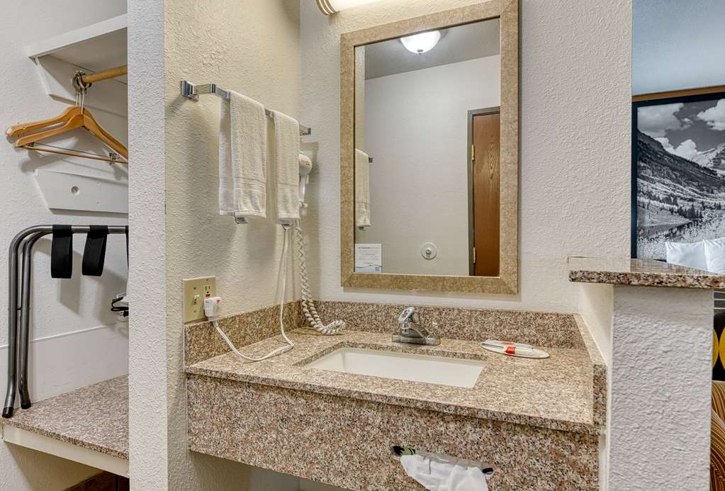 Super 8 by Wyndham Alamosa - photo 69