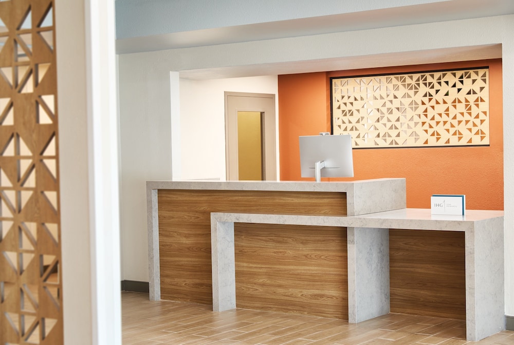 Candlewood Suites Milwaukee Airport by IHG - photo 50