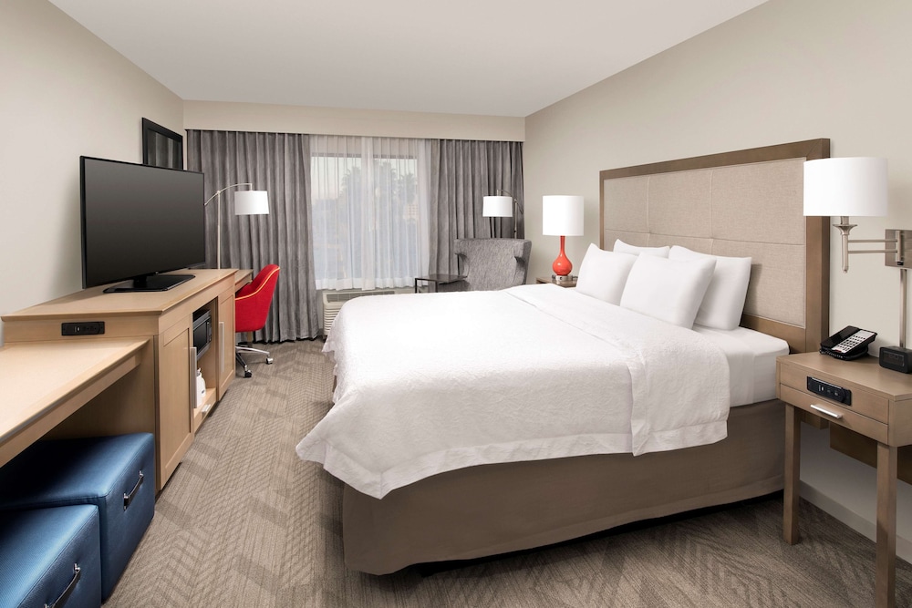 Hampton Inn & Suites Anaheim Garden Grove - photo 12