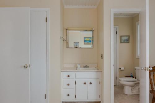 The Beach Fact Oar by Oak Island Accommodations - photo 17