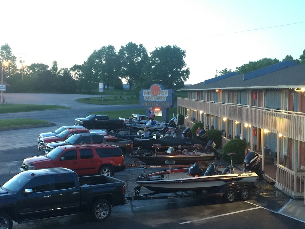 Mountain Country Inn - last minute hotel in Branson