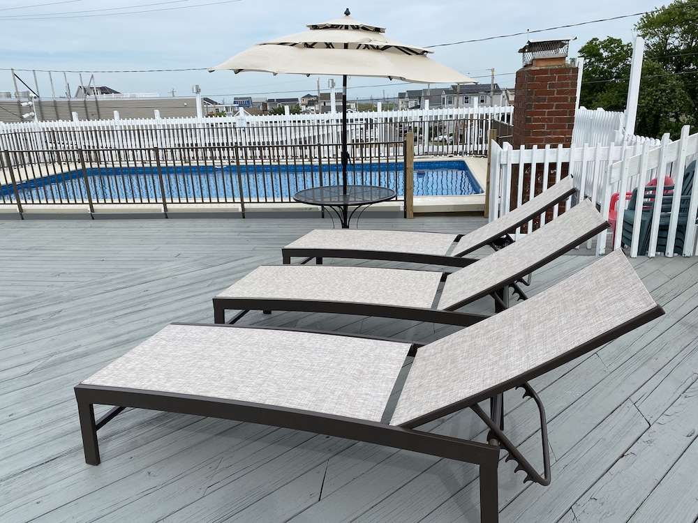 Hampton Harbor Motel - photo 23